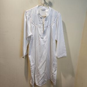 KAY ANNA White Embroidered Vintage  Nightgown Sz L